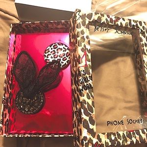 Betsey Johnson •Bunny Phone Grip Set •pop socket •phone socket - NEW IN BOX